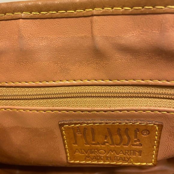 Prima Classe Alviero Martini Crossbody bag . Luxury made in Italy Map - Picture 9 of 16